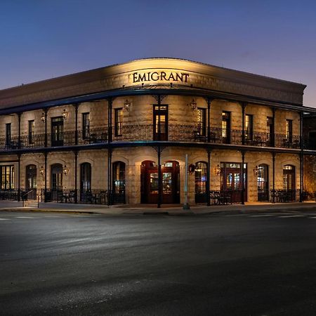 Emigrant Boutique Hotel Fredericksburg Exterior photo