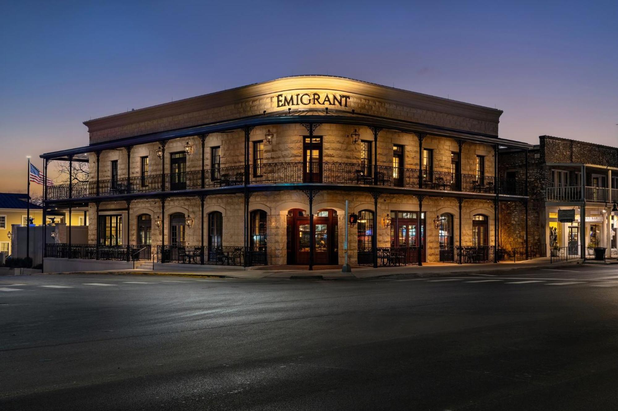 Emigrant Boutique Hotel Fredericksburg Exterior photo